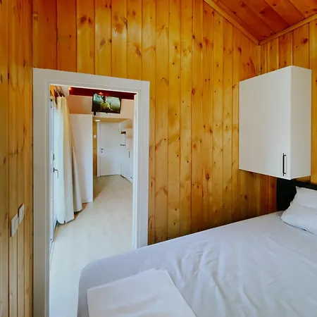 Apartment Miya Garden Tiny House