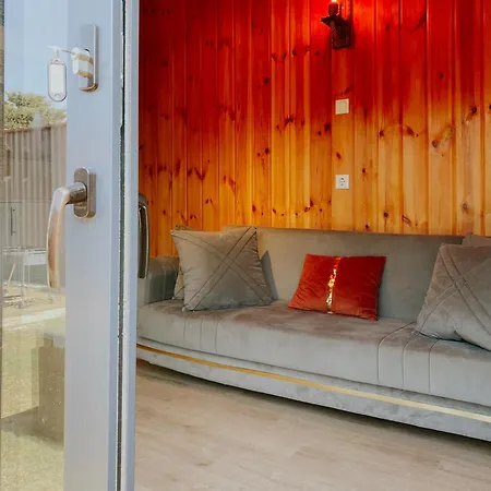 Miya Garden Tiny House *
